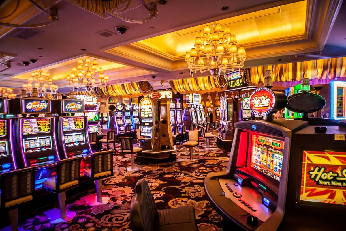 Ruang hiburan kasino online bergaya neon